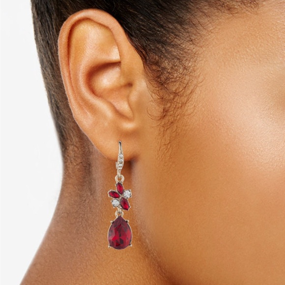 🐘🐘 Givenchy Red Drop Earrings - Picture 2 of 11